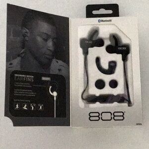 EARCANZ 808~ Wireless Earbuds~Ergonomic Design Earfins
With Travel Pouch